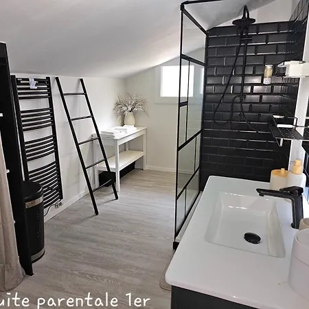 לינה וארוחת בוקר Chambre Chez L'Habitant 4*