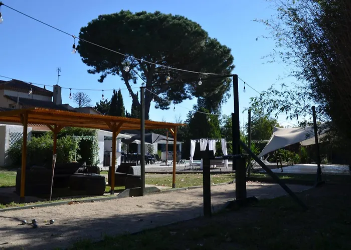 Chambre Chez L'Habitant לינה וארוחת בוקר 4*