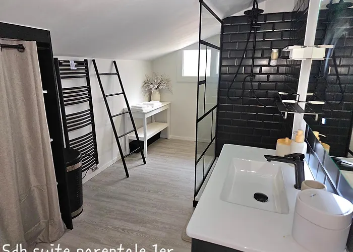 לינה וארוחת בוקר Chambre Chez L'Habitant 4*