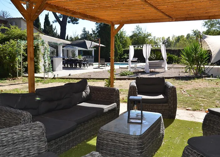 Chambre Chez L'Habitant לינה וארוחת בוקר 4*